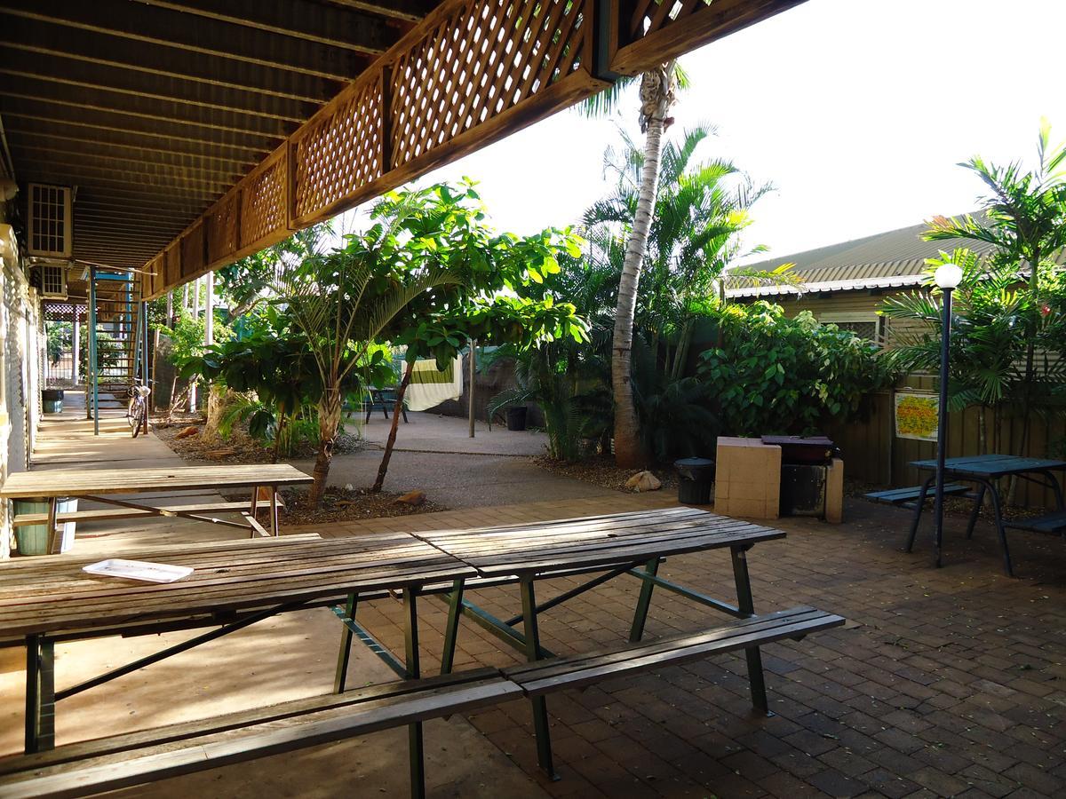 Roey Backpackers And Party Bar Hostel บรูม ภายนอก รูปภาพ