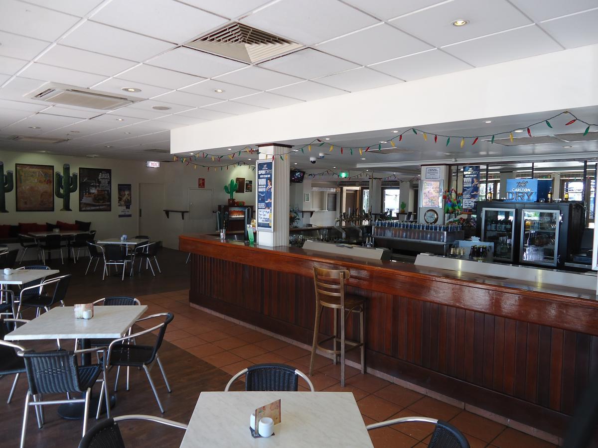 Roey Backpackers And Party Bar Hostel บรูม ภายนอก รูปภาพ